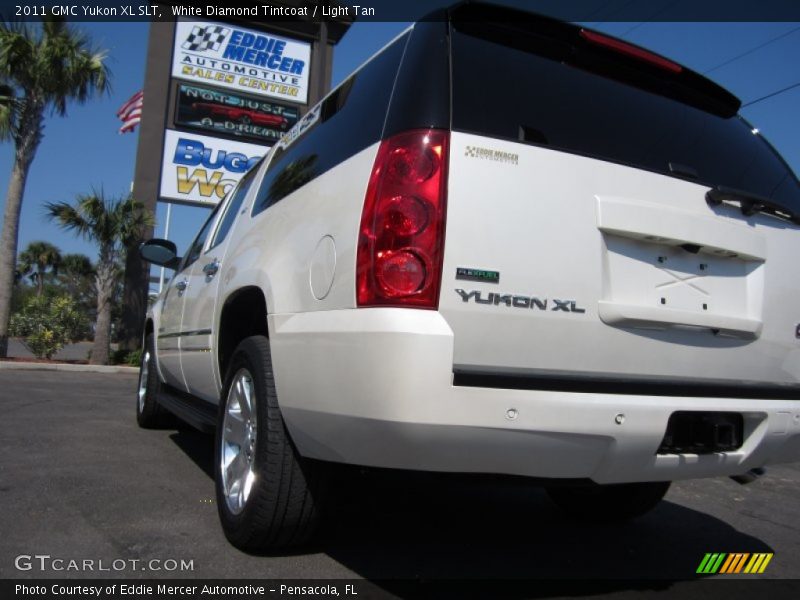 White Diamond Tintcoat / Light Tan 2011 GMC Yukon XL SLT