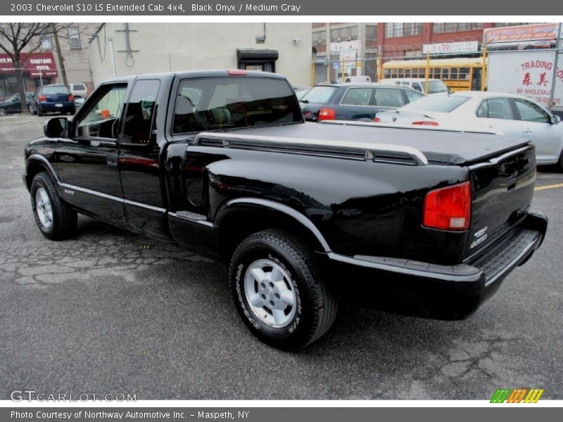Black Onyx / Medium Gray 2003 Chevrolet S10 LS Extended Cab 4x4