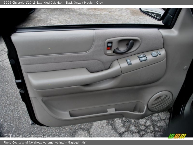 Door Panel of 2003 S10 LS Extended Cab 4x4
