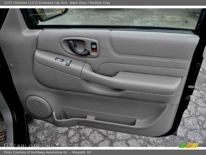 Door Panel of 2003 S10 LS Extended Cab 4x4