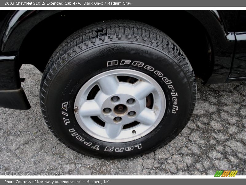 Black Onyx / Medium Gray 2003 Chevrolet S10 LS Extended Cab 4x4