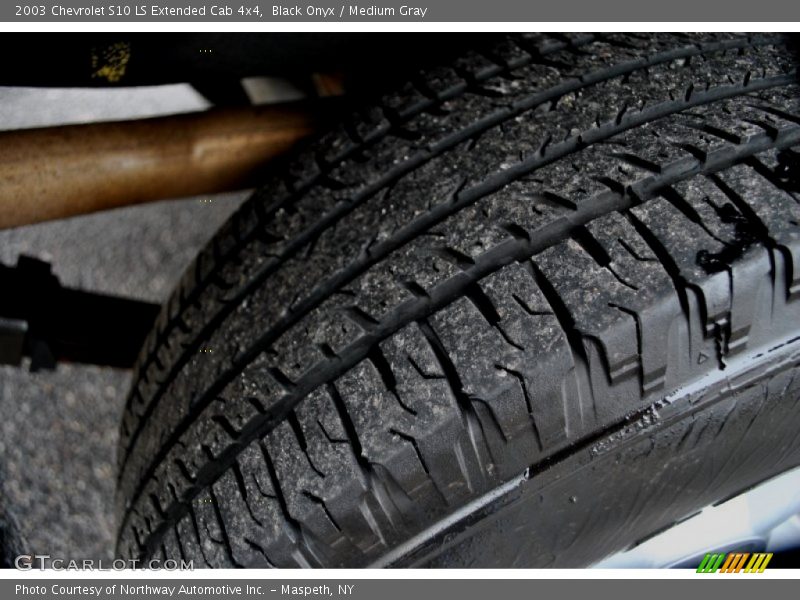 Black Onyx / Medium Gray 2003 Chevrolet S10 LS Extended Cab 4x4