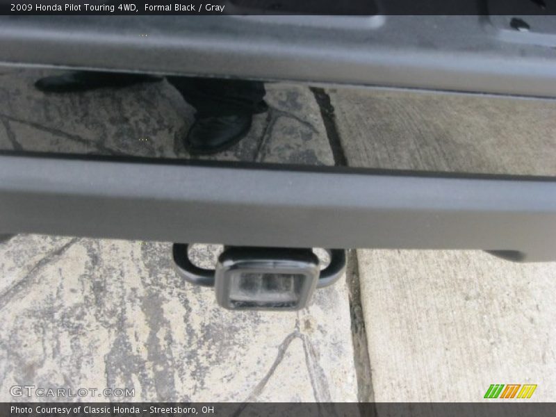 Formal Black / Gray 2009 Honda Pilot Touring 4WD