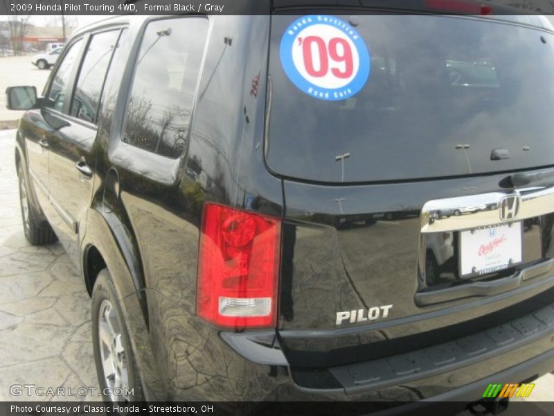 Formal Black / Gray 2009 Honda Pilot Touring 4WD