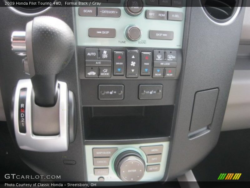 Formal Black / Gray 2009 Honda Pilot Touring 4WD