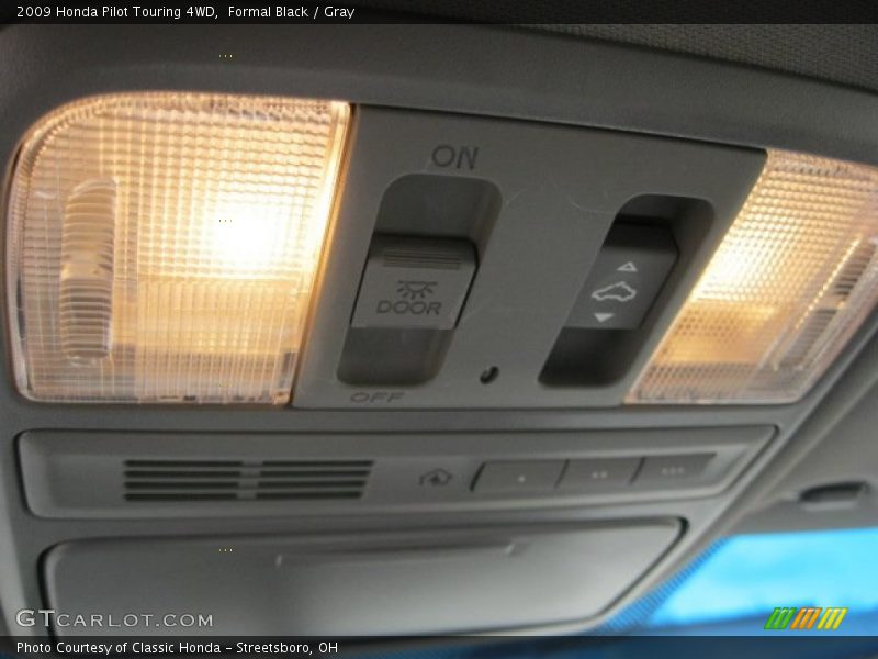 Formal Black / Gray 2009 Honda Pilot Touring 4WD