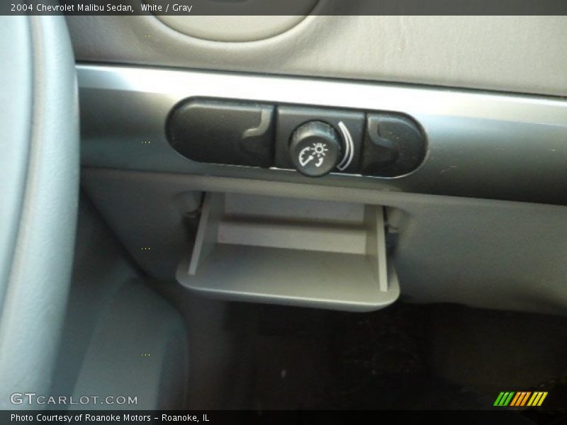 White / Gray 2004 Chevrolet Malibu Sedan