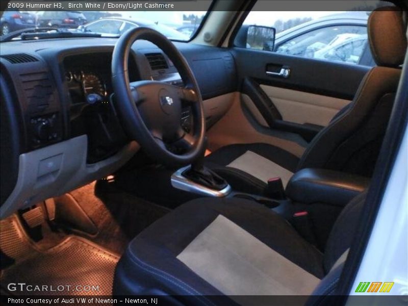 Birch White / Ebony/Light Cashmere 2009 Hummer H3