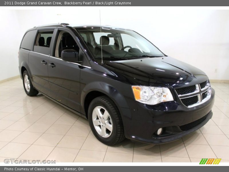 Front 3/4 View of 2011 Grand Caravan Crew