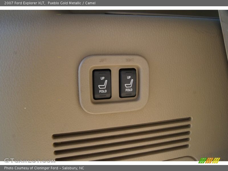 Pueblo Gold Metallic / Camel 2007 Ford Explorer XLT
