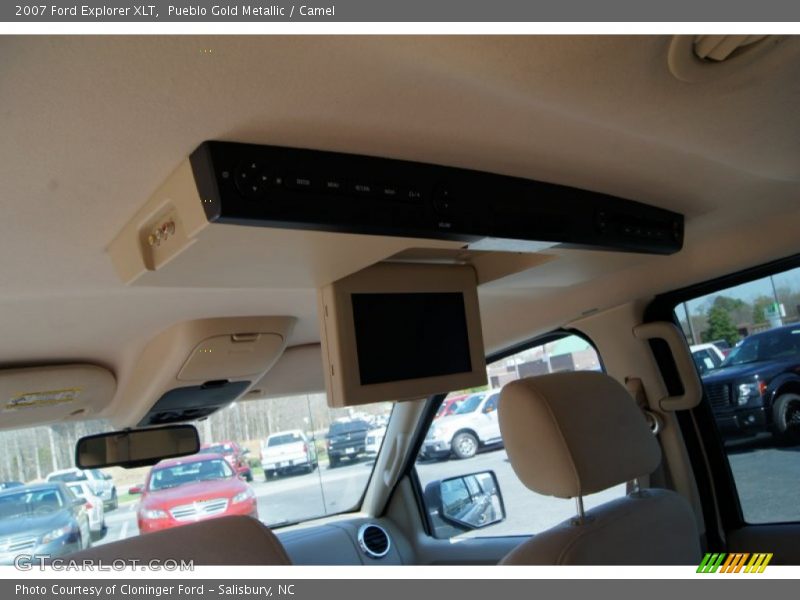 Pueblo Gold Metallic / Camel 2007 Ford Explorer XLT