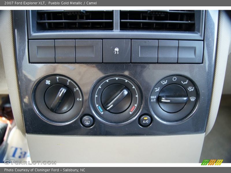 Pueblo Gold Metallic / Camel 2007 Ford Explorer XLT