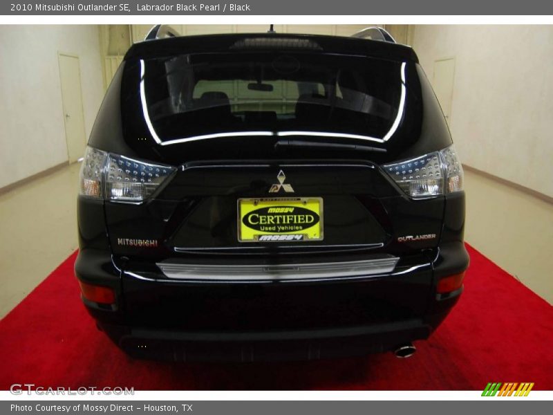 Labrador Black Pearl / Black 2010 Mitsubishi Outlander SE