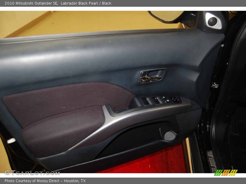 Labrador Black Pearl / Black 2010 Mitsubishi Outlander SE