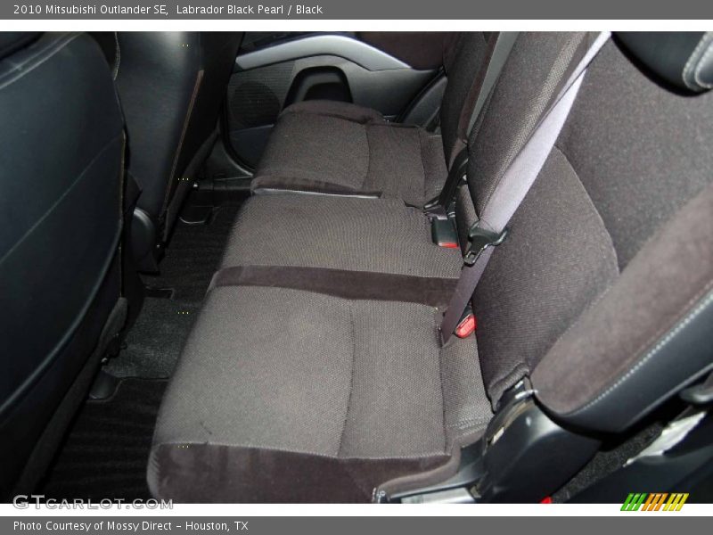 Labrador Black Pearl / Black 2010 Mitsubishi Outlander SE