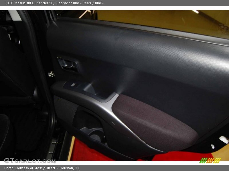 Labrador Black Pearl / Black 2010 Mitsubishi Outlander SE