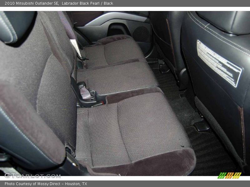 Labrador Black Pearl / Black 2010 Mitsubishi Outlander SE