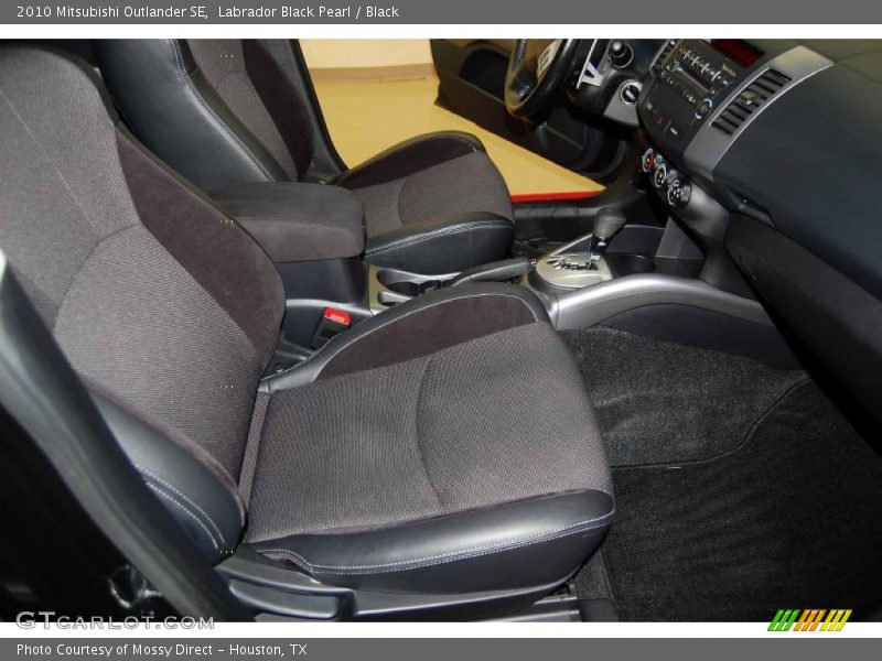 Labrador Black Pearl / Black 2010 Mitsubishi Outlander SE