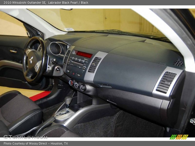 Labrador Black Pearl / Black 2010 Mitsubishi Outlander SE