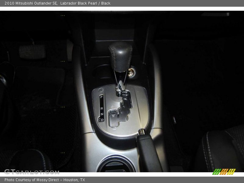 Labrador Black Pearl / Black 2010 Mitsubishi Outlander SE