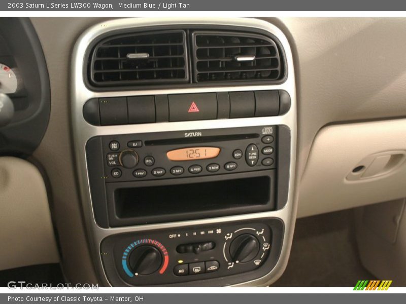 Controls of 2003 L Series LW300 Wagon