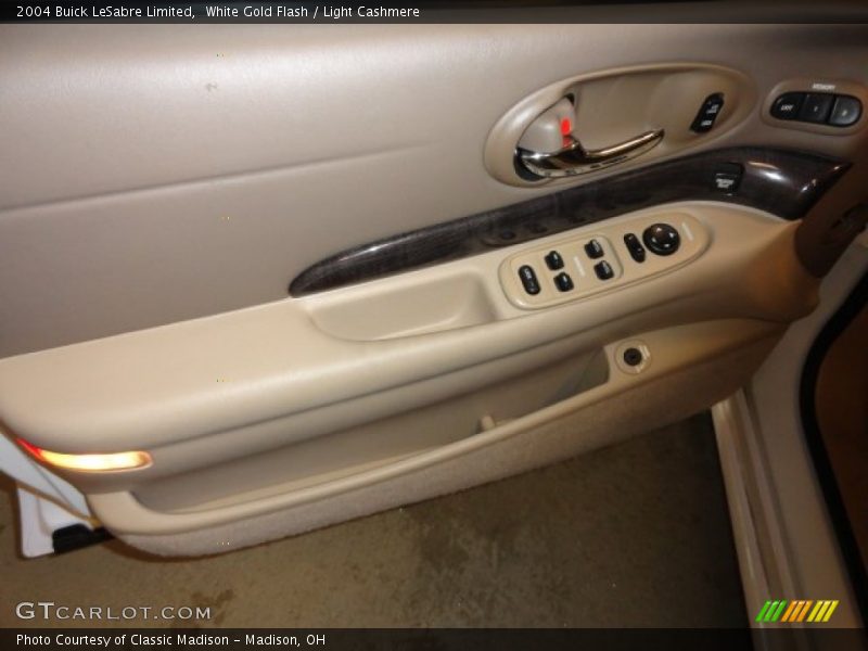 White Gold Flash / Light Cashmere 2004 Buick LeSabre Limited