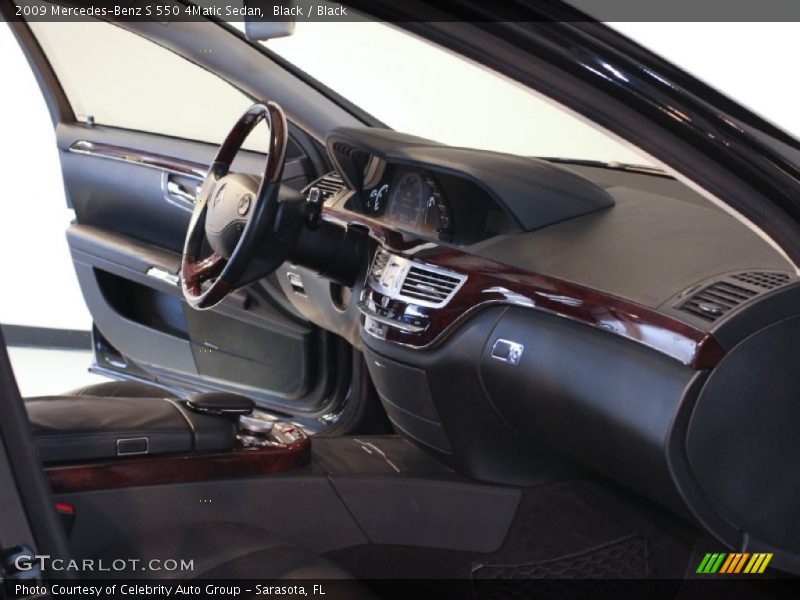 Black / Black 2009 Mercedes-Benz S 550 4Matic Sedan
