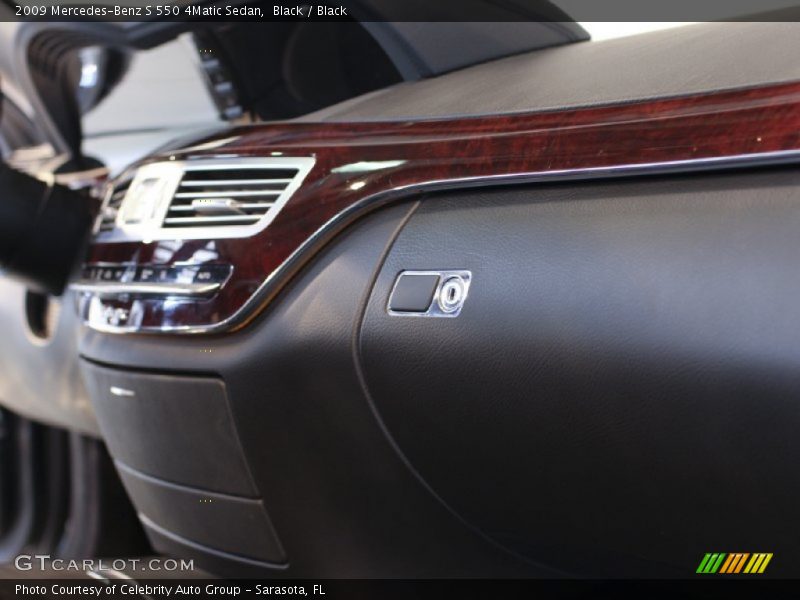 Black / Black 2009 Mercedes-Benz S 550 4Matic Sedan