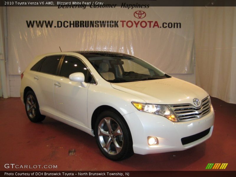 Blizzard White Pearl / Gray 2010 Toyota Venza V6 AWD