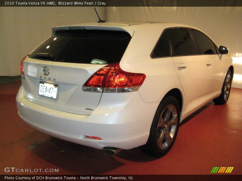 Blizzard White Pearl / Gray 2010 Toyota Venza V6 AWD