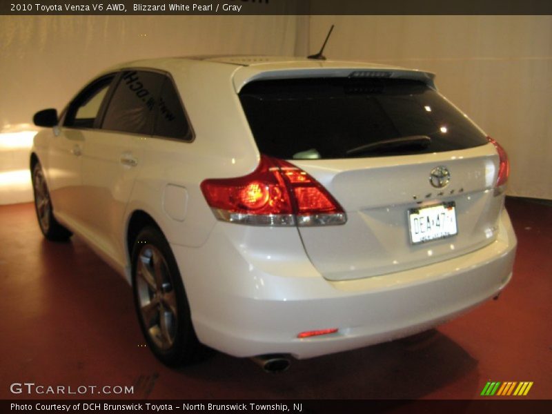 Blizzard White Pearl / Gray 2010 Toyota Venza V6 AWD