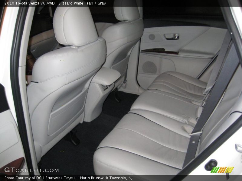 Blizzard White Pearl / Gray 2010 Toyota Venza V6 AWD