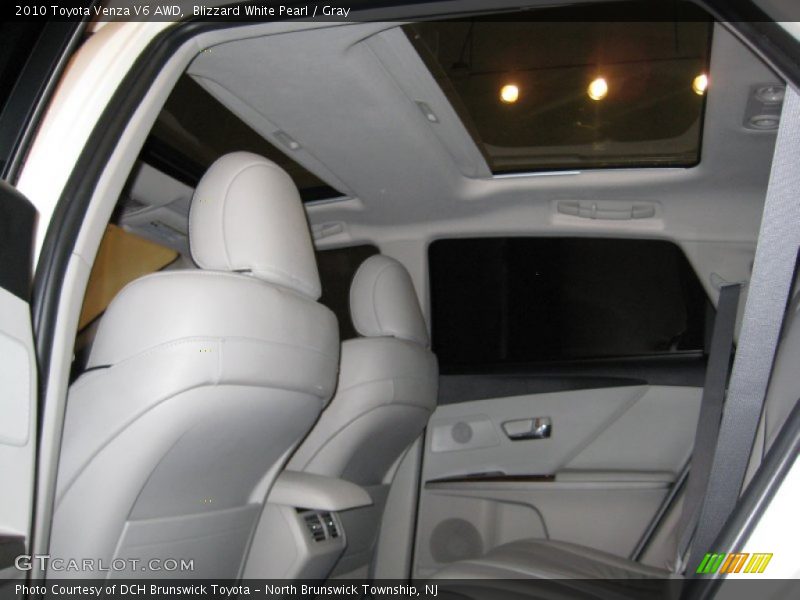 Blizzard White Pearl / Gray 2010 Toyota Venza V6 AWD