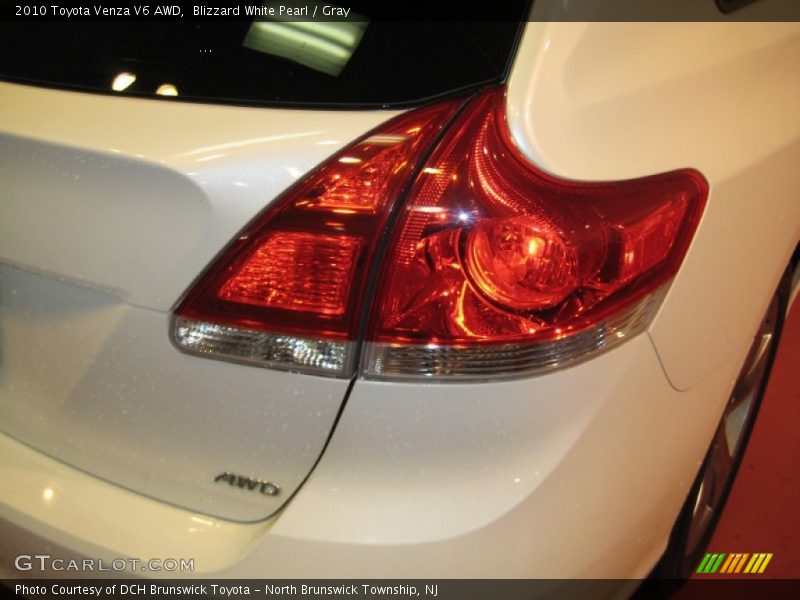 Blizzard White Pearl / Gray 2010 Toyota Venza V6 AWD