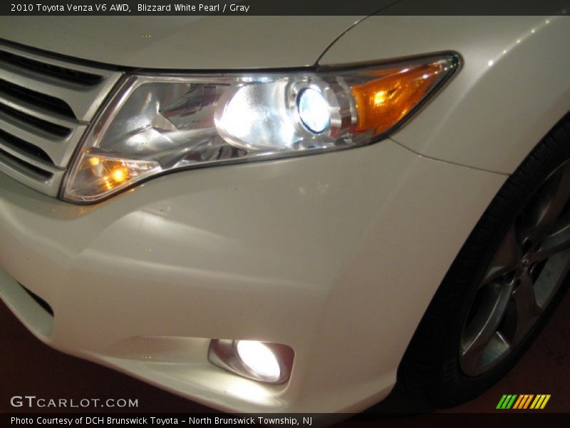 Blizzard White Pearl / Gray 2010 Toyota Venza V6 AWD