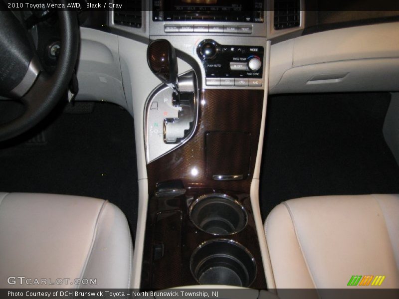 Black / Gray 2010 Toyota Venza AWD