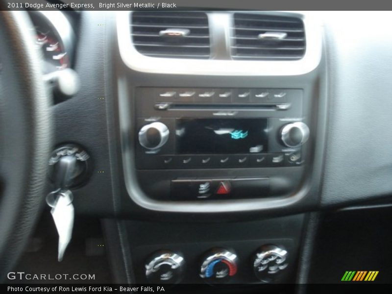 Bright Silver Metallic / Black 2011 Dodge Avenger Express
