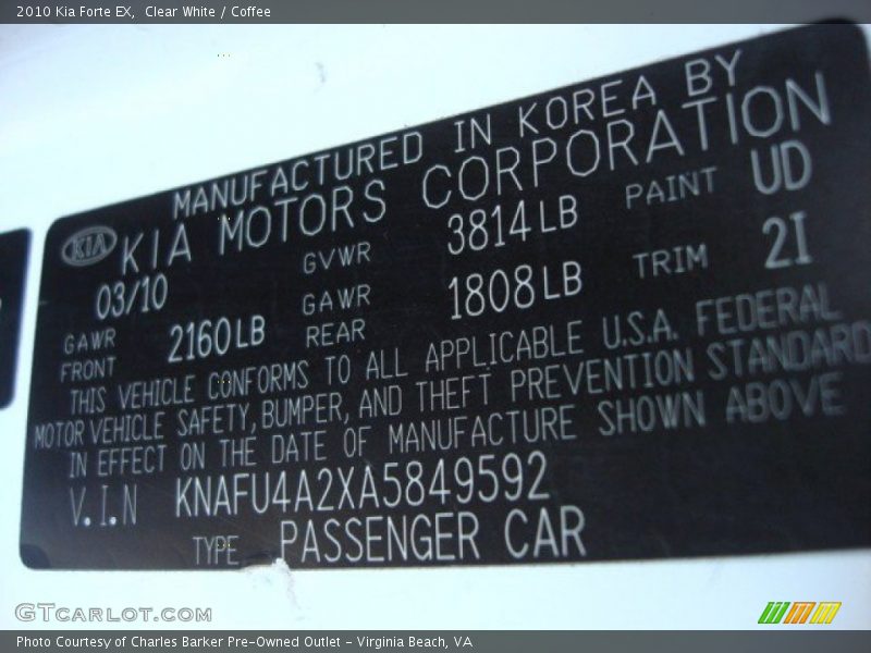 Clear White / Coffee 2010 Kia Forte EX