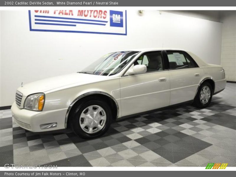 White Diamond Pearl / Neutral Shale 2002 Cadillac DeVille Sedan