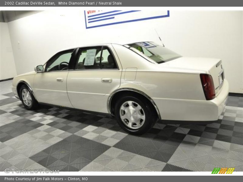 White Diamond Pearl / Neutral Shale 2002 Cadillac DeVille Sedan