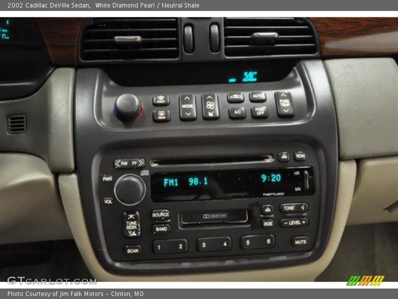White Diamond Pearl / Neutral Shale 2002 Cadillac DeVille Sedan