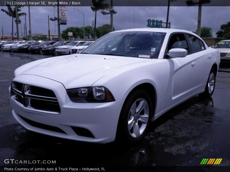 Bright White / Black 2011 Dodge Charger SE