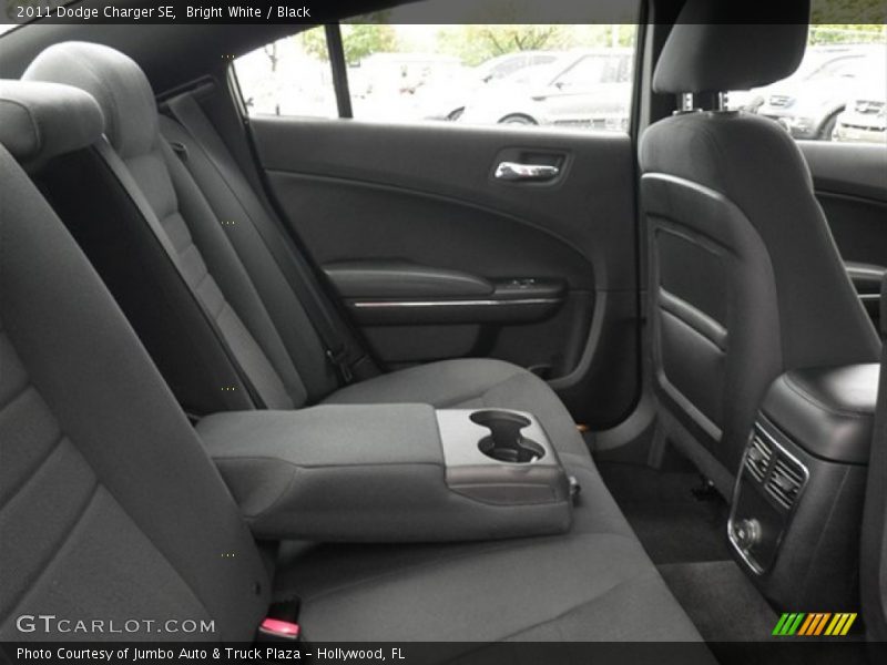 Bright White / Black 2011 Dodge Charger SE