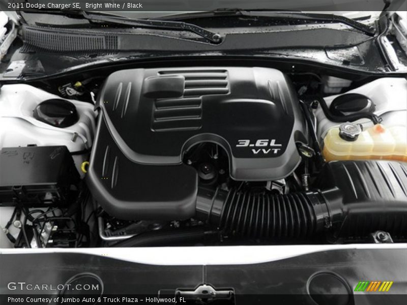 Bright White / Black 2011 Dodge Charger SE