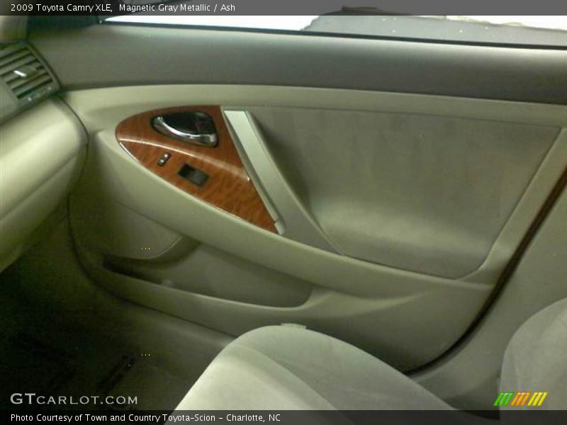 Magnetic Gray Metallic / Ash 2009 Toyota Camry XLE