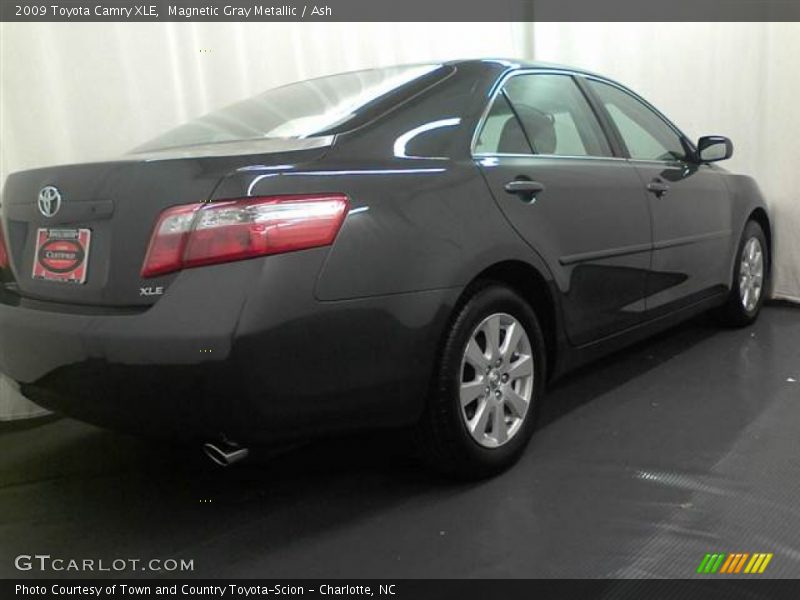 Magnetic Gray Metallic / Ash 2009 Toyota Camry XLE