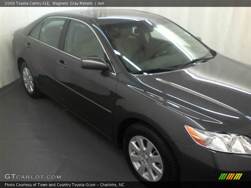 Magnetic Gray Metallic / Ash 2009 Toyota Camry XLE