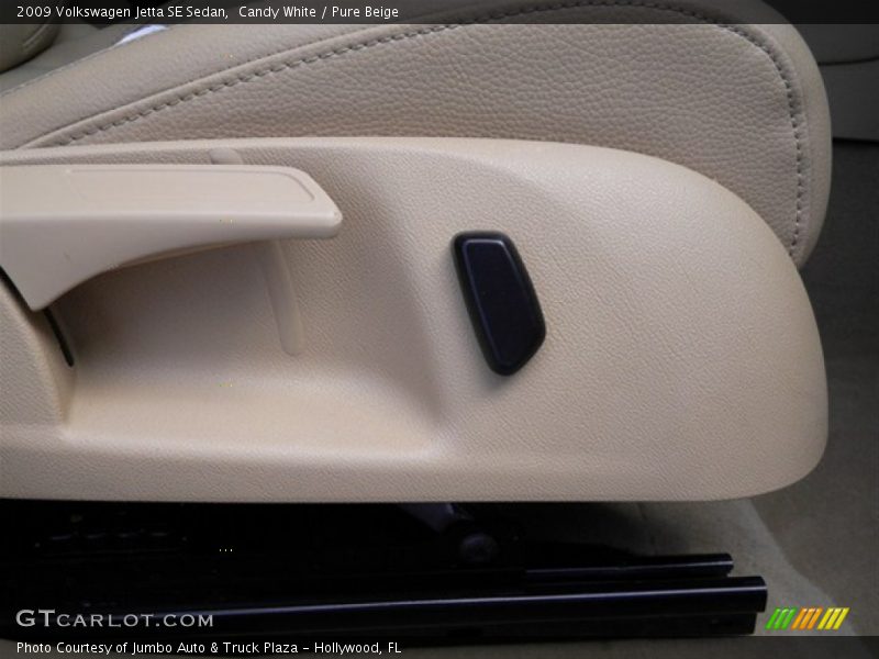 Candy White / Pure Beige 2009 Volkswagen Jetta SE Sedan