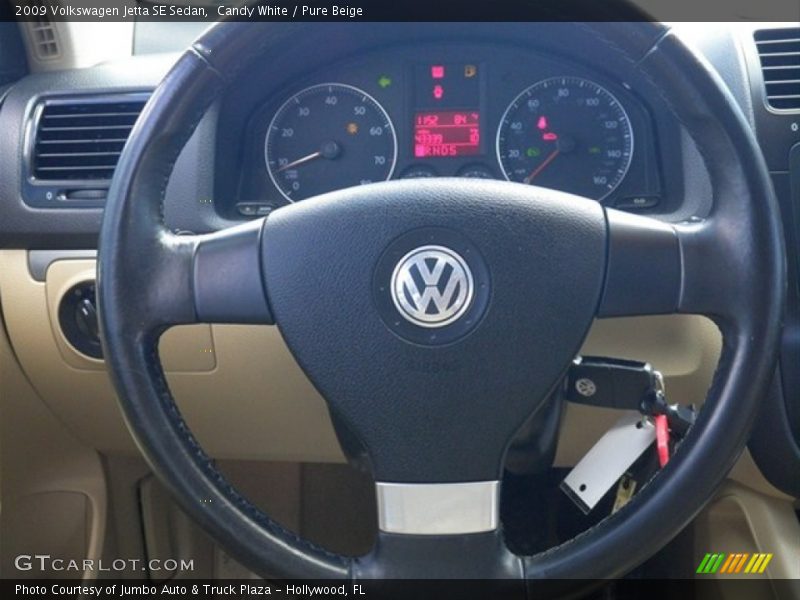 Candy White / Pure Beige 2009 Volkswagen Jetta SE Sedan