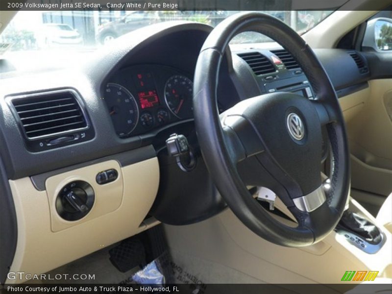 Candy White / Pure Beige 2009 Volkswagen Jetta SE Sedan